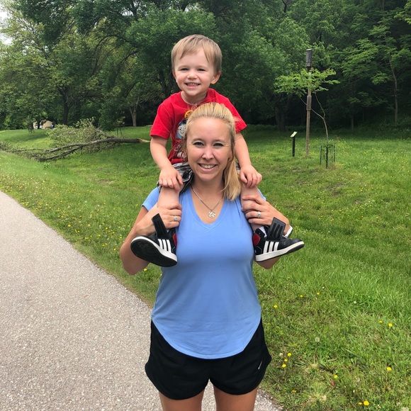 Meet your Posher, Cassie - Picture 7 of 8